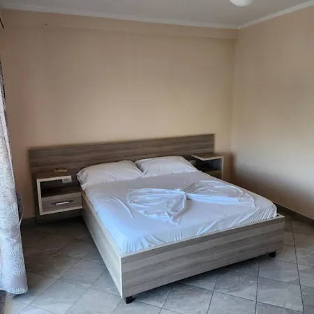 Klajvi - Hotel Shëngjin